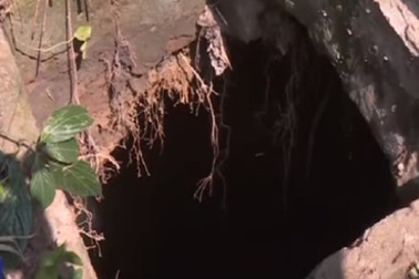 Xuất hiện “hố tử thần” ngay sát móng nhà dân