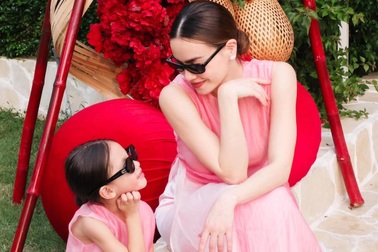 Con gái Hồ Ngọc Hà hát tiếng Anh gây sốt