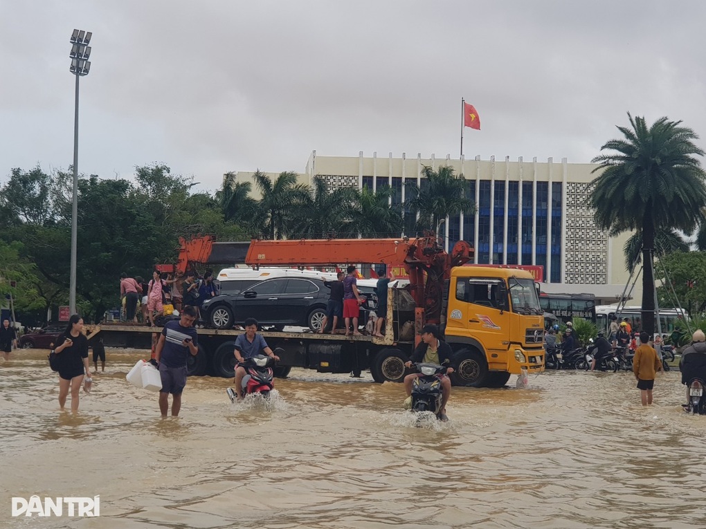 Cố đô Huế mênh mông nước lũ - 4 Cố đô Huế mênh mông nước lũ - 4