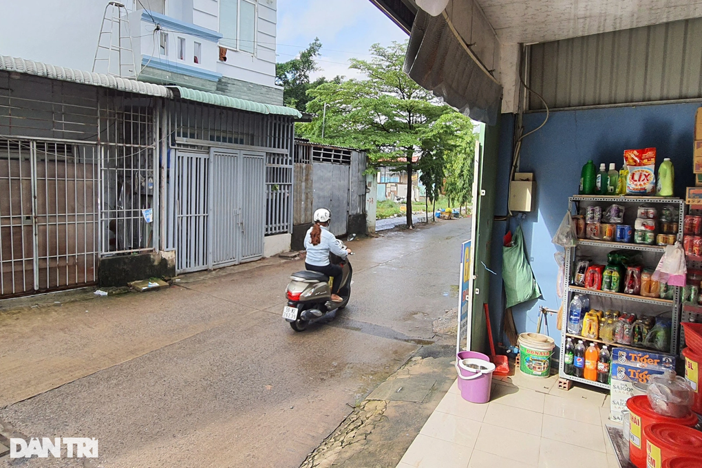 Xác minh 2 vụ cướp giật liên tiếp trong hẻm ở TPHCM - 2 Xác minh 2 vụ cướp giật liên tiếp trong hẻm ở TPHCM - 2