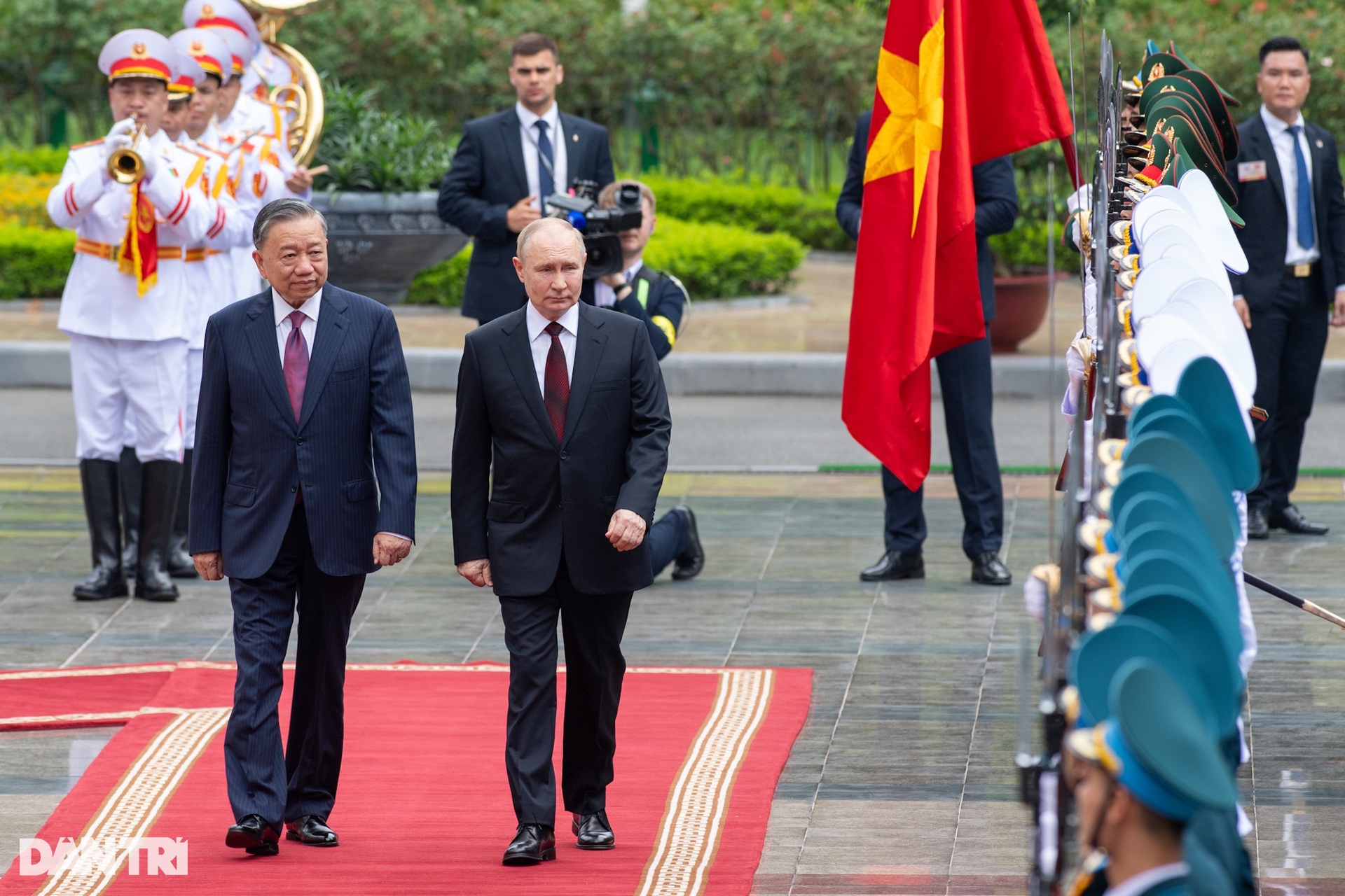Toàn cảnh lễ đón Tổng thống Nga Putin thăm cấp Nhà nước tới Việt Nam - 6