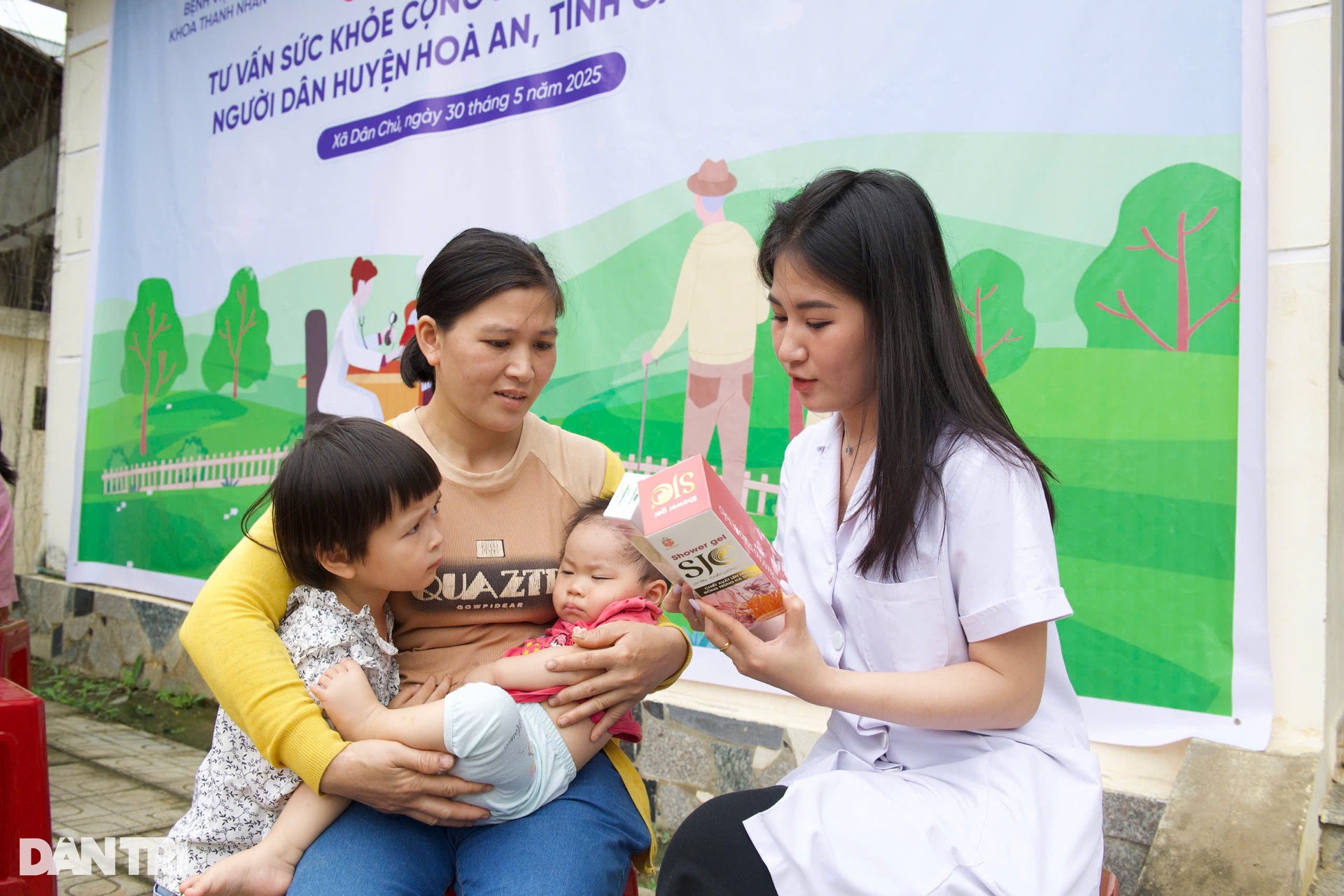 Tư vấn sức khoẻ như món quà quý đối với những gia đình còn khó khăn” - 15 Tư vấn sức khoẻ như món quà quý đối với những gia đình còn khó khăn” - 15