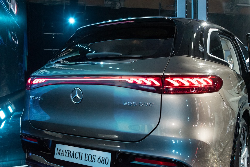 SUV thuần điện Mercedes-Maybach giá 7,6 tỷ đồng có gì để thu hút khách Việt - 18 SUV thuần điện Mercedes-Maybach giá 7,6 tỷ đồng có gì để thu hút khách Việt - 18