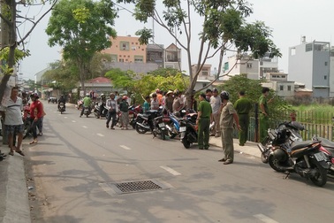 Thi thể trẻ sơ sinh bị bỏ bên đường