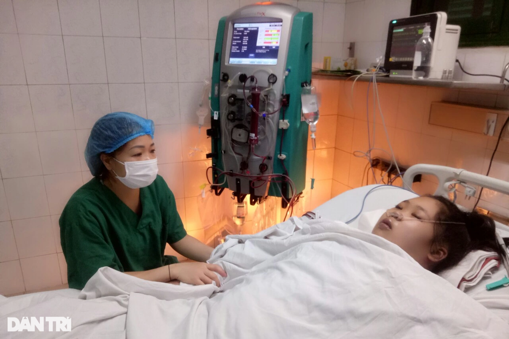 Bác sĩ kêu gọi nhà hảo tâm giúp cô bé 14 tuổi thêm cơ hội được sống - 4 Bác sĩ kêu gọi nhà hảo tâm giúp cô bé 14 tuổi thêm cơ hội được sống - 4