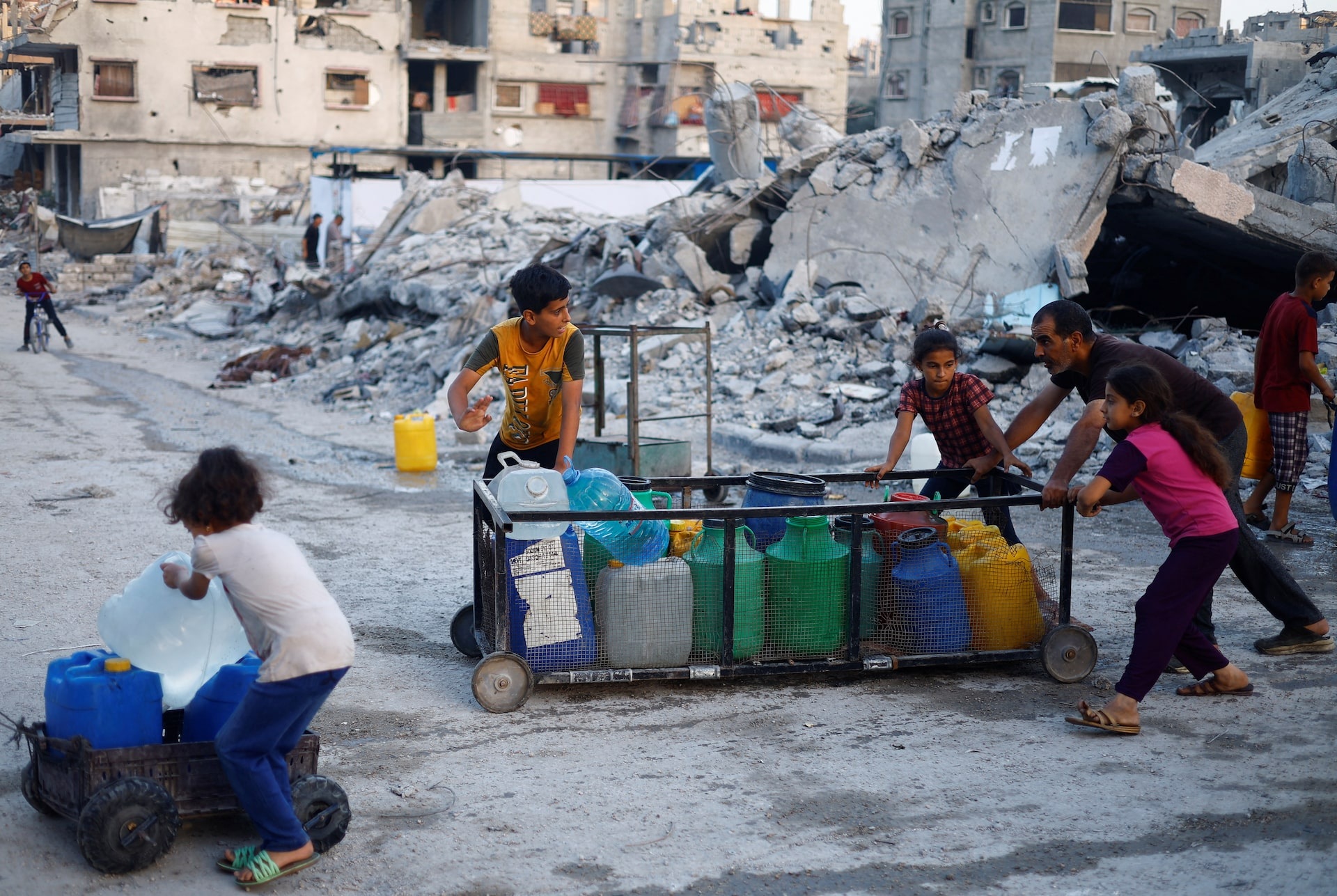 Ông Trump muốn Mỹ tiếp quản Gaza: Tham vọng vẽ bản đồ thế giới mới? - 2 Ông Trump muốn Mỹ tiếp quản Gaza: Tham vọng vẽ bản đồ thế giới mới? - 2