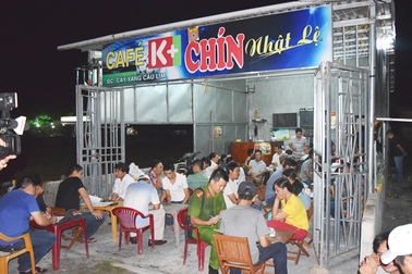 Phá sới bạc “khủng” trong đêm, bắt giữ 36 con bạc