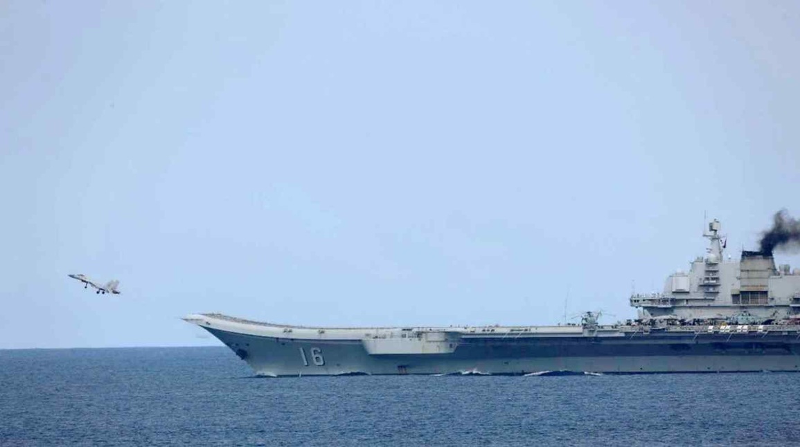 Trung Quốc liên tục diễn tập tàu sân bay, Nhật điều tàu khu trục giám sát - 1