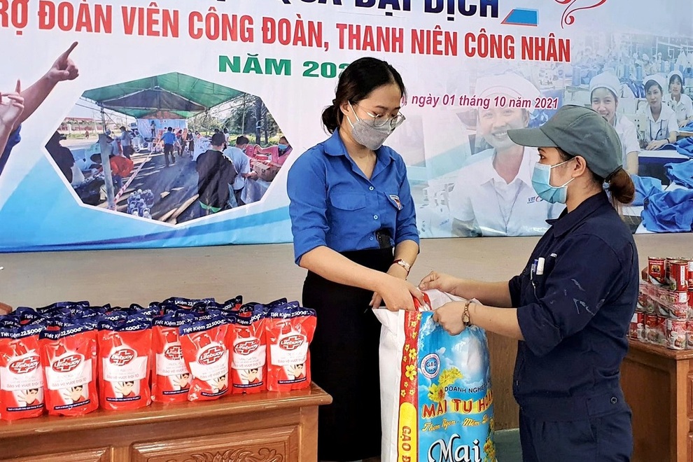 Đưa triệu túi an sinh, gian hàng 0 đồng... đến với công nhân Quảng Nam - 2 Đưa triệu túi an sinh, gian hàng 0 đồng... đến với công nhân Quảng Nam - 2