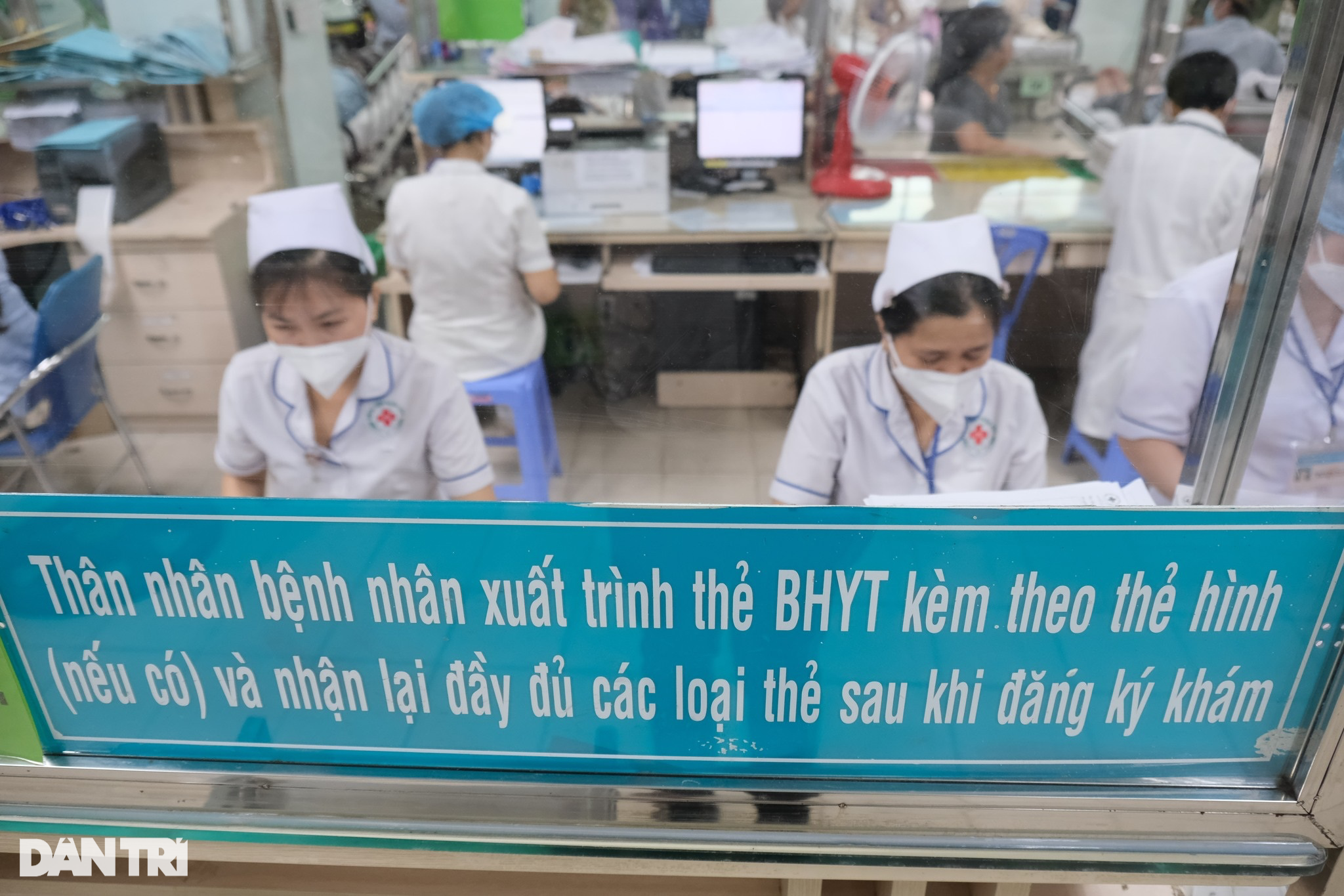 Trái chiều bác sĩ đi làm thêm phải xin phép bệnh viện: Ngành y gặp khó? - 4 Trái chiều bác sĩ đi làm thêm phải xin phép bệnh viện: Ngành y gặp khó? - 4