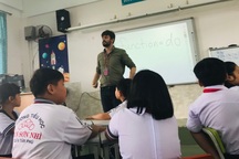 TPHCM: Kiểm tra sức khỏe giáo viên nước ngoài đi từ vùng dịch về