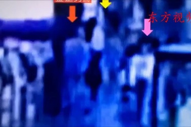 Video ghi lại khoảnh khắc người nghi là ông Kim Jong-nam bị tấn công