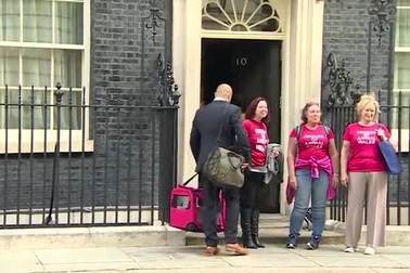 Dinh thủ tướng Anh có thêm "đệ nhất khuyển"