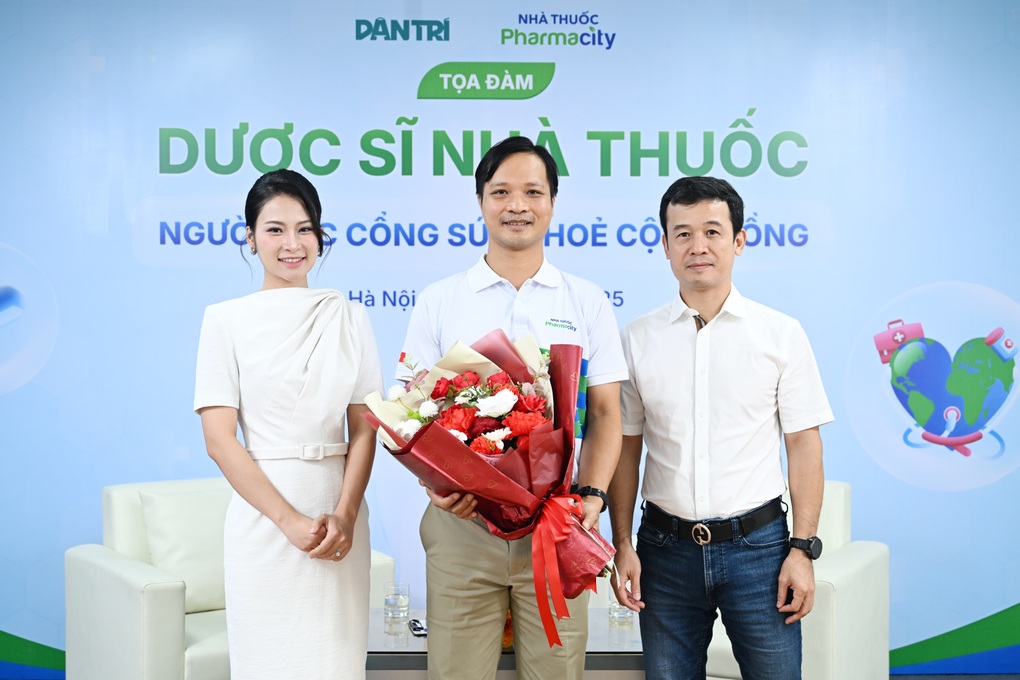 Tọa đàm: Dược sĩ nhà thuốc - Người gác cổng sức khỏe cộng đồng - 2 Tọa đàm: Dược sĩ nhà thuốc - Người gác cổng sức khỏe cộng đồng - 2