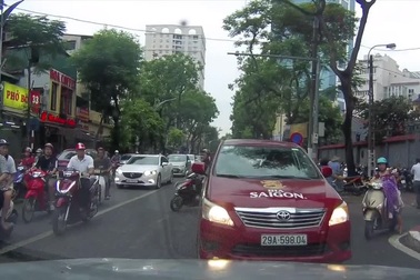 Bài học cho tài xế lái xe kiểu "khôn lỏi"