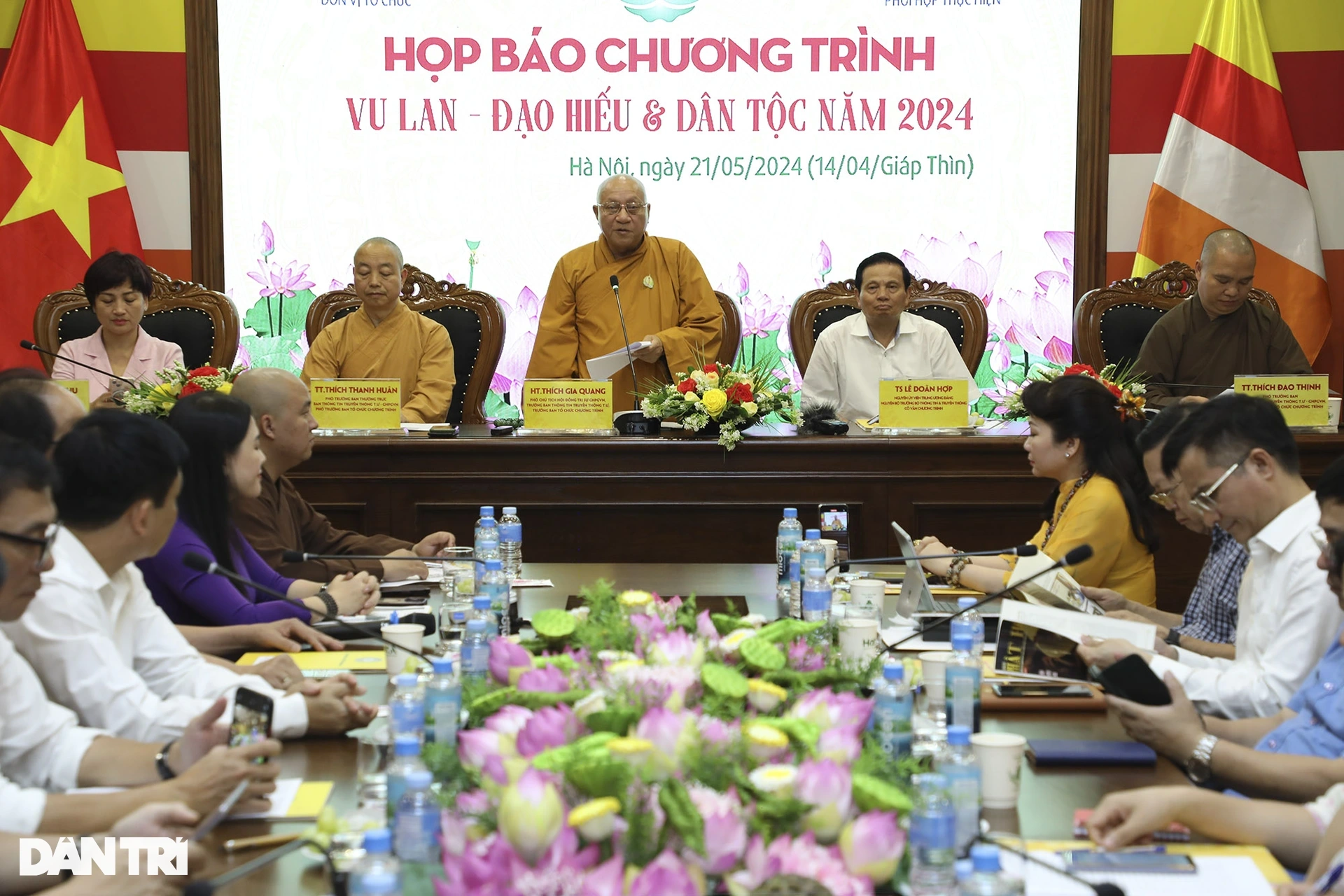 Thủ tướng dự và chúc mừng Đại lễ Phật đản 2024 tại chùa Quán Sứ - 10