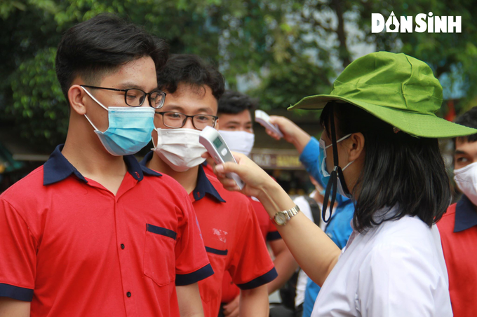 TP.HCM tạm ngưng các hoạt động dạy học tại các cơ sở giáo dục từ ngày 10/5 - Ảnh 1. TP.HCM tạm ngưng các hoạt động dạy học tại các cơ sở giáo dục từ ngày 10/5 - Ảnh 1.