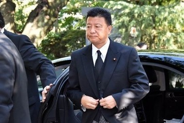 Hai bộ trưởng Nhật thăm đền chiến tranh, "chọc giận" Trung, Hàn