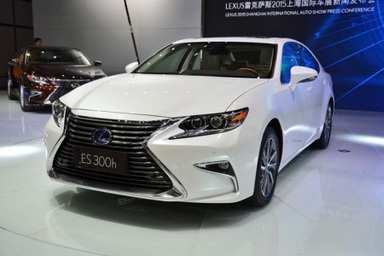 Lexus ES thay đổi diện mạo