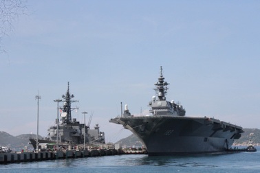 Hai chiến hạm hàng đầu Nhật Bản ghé thăm Cam Ranh