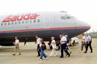 Chuyến bay quốc tế đầu tiên đến sân bay Phú Bài