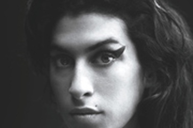 Kanye West và Amy Winehouse dẫn đầu đề cử Grammy 50