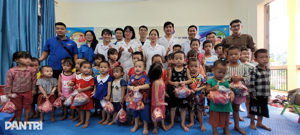 Nâng cao kỹ năng y tế học đường cho giáo viên tại xã nghèo Lào Cai - 1