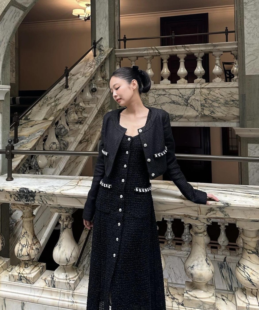 Ảnh chụp tại một nhà hàng Việt Nam của Jennie hút gần 3 triệu lượt thích - 7 Ảnh chụp tại một nhà hàng Việt Nam của Jennie hút gần 3 triệu lượt thích - 7