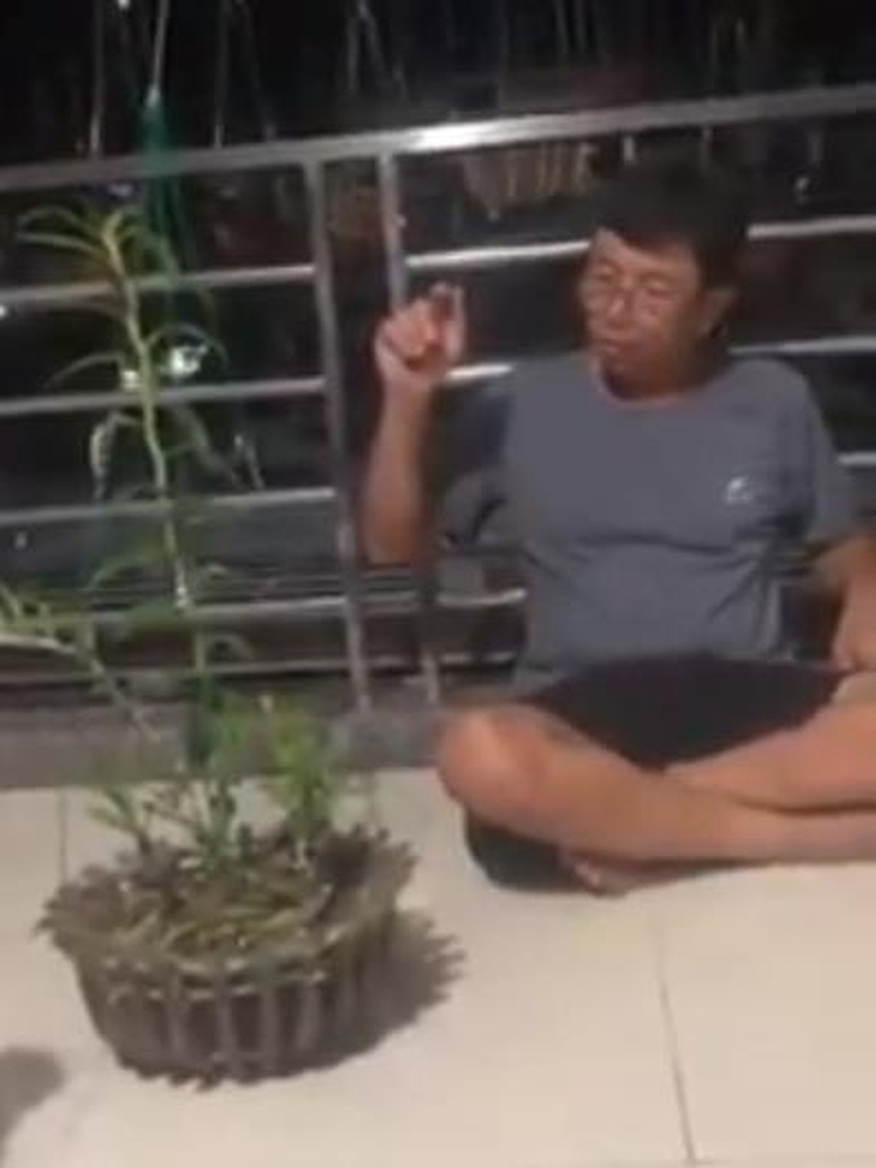 Vỡ bong bóng Phi điệp đột biến: Gạ người thân tiền tỷ - 2 Vỡ bong bóng Phi điệp đột biến: Gạ người thân tiền tỷ - 2