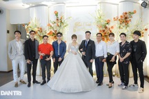 NSND Trọng Trinh và dàn nam thần VTV dự đám cưới Anh Tuấn "Phố trong làng"