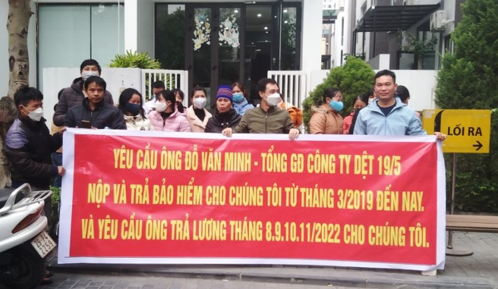 200 công nhân bị nợ 4 tháng lương mỏi mòn chờ giải quyết - 3 200 công nhân bị nợ 4 tháng lương mỏi mòn chờ giải quyết - 3
