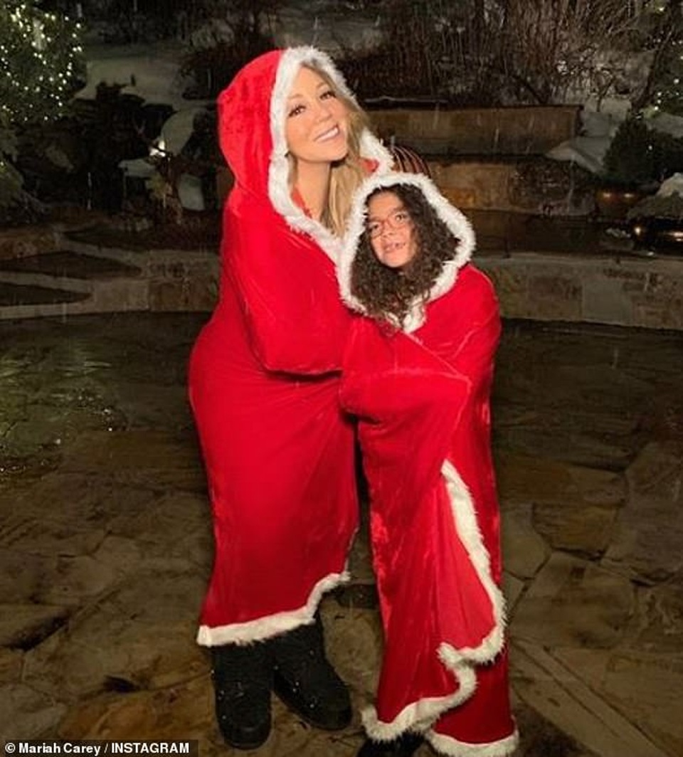 Mariah Carey hạnh phúc đón giáng sinh bên bạn trai trẻ - 5 Mariah Carey hạnh phúc đón giáng sinh bên bạn trai trẻ - 5