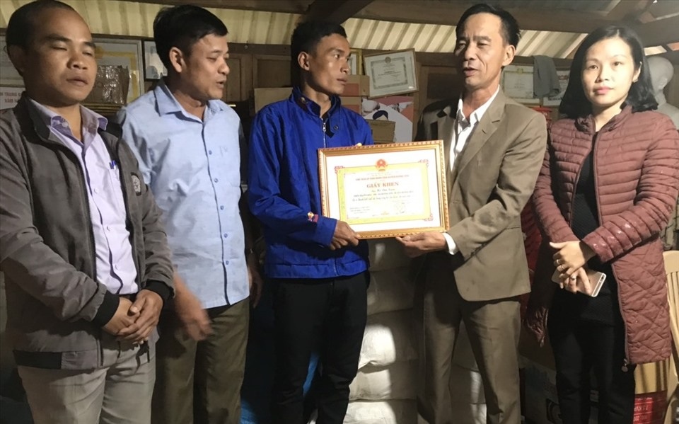 Thanh niên cứu 3 người phụ nữ: “Chậm chút nữa, chắc không còn ai sống!” - 1 Thanh niên cứu 3 người phụ nữ: “Chậm chút nữa, chắc không còn ai sống!” - 1