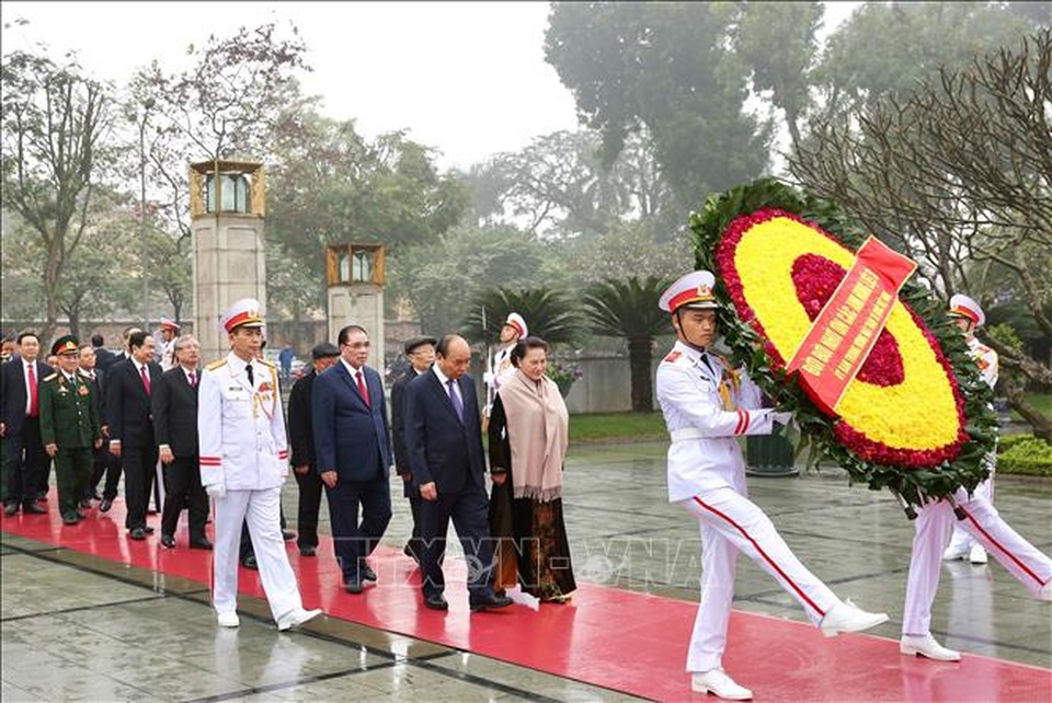 Lãnh đạo Đảng, Nhà nước vào Lăng viếng Chủ tịch Hồ Chí Minh nhân dịp Tết Canh Tý - 3 Lãnh đạo Đảng, Nhà nước vào Lăng viếng Chủ tịch Hồ Chí Minh nhân dịp Tết Canh Tý - 3