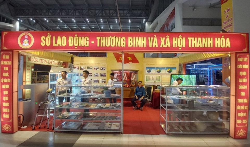 Khai mạc Hội chợ - Triển lãm thành tựu kinh tế - xã hội tỉnh Thanh Hóa giai đoạn 2015-2020 - 4 Khai mạc Hội chợ - Triển lãm thành tựu kinh tế - xã hội tỉnh Thanh Hóa giai đoạn 2015-2020 - 4