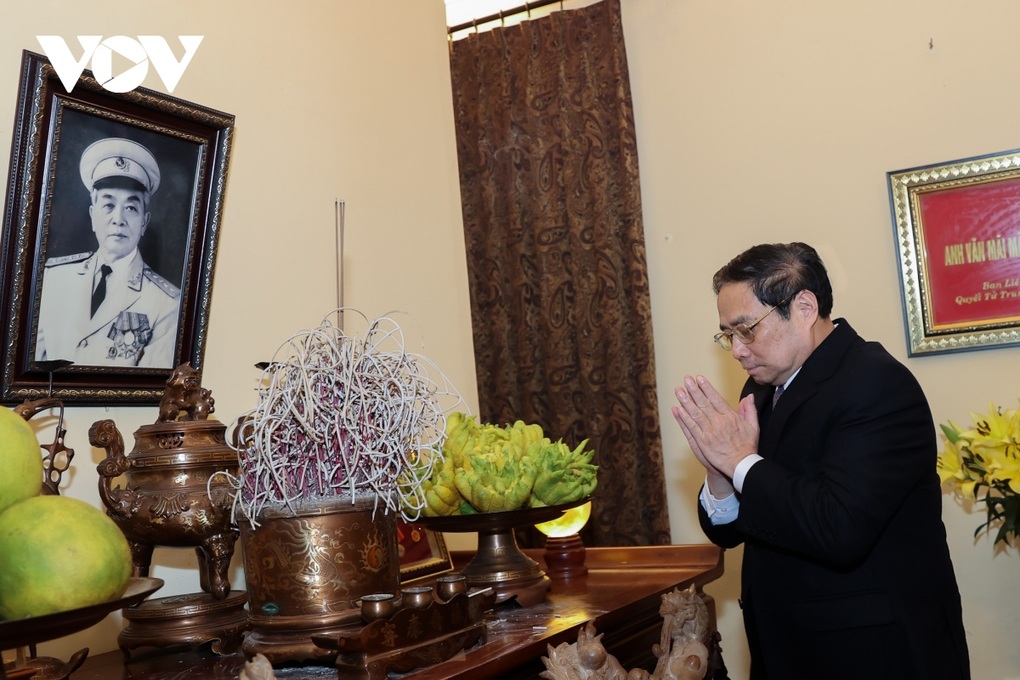 Thủ tướng dâng hương cố Thủ tướng Phạm Văn Đồng và Đại tướng Võ Nguyên Giáp - 4 Thủ tướng dâng hương cố Thủ tướng Phạm Văn Đồng và Đại tướng Võ Nguyên Giáp - 4