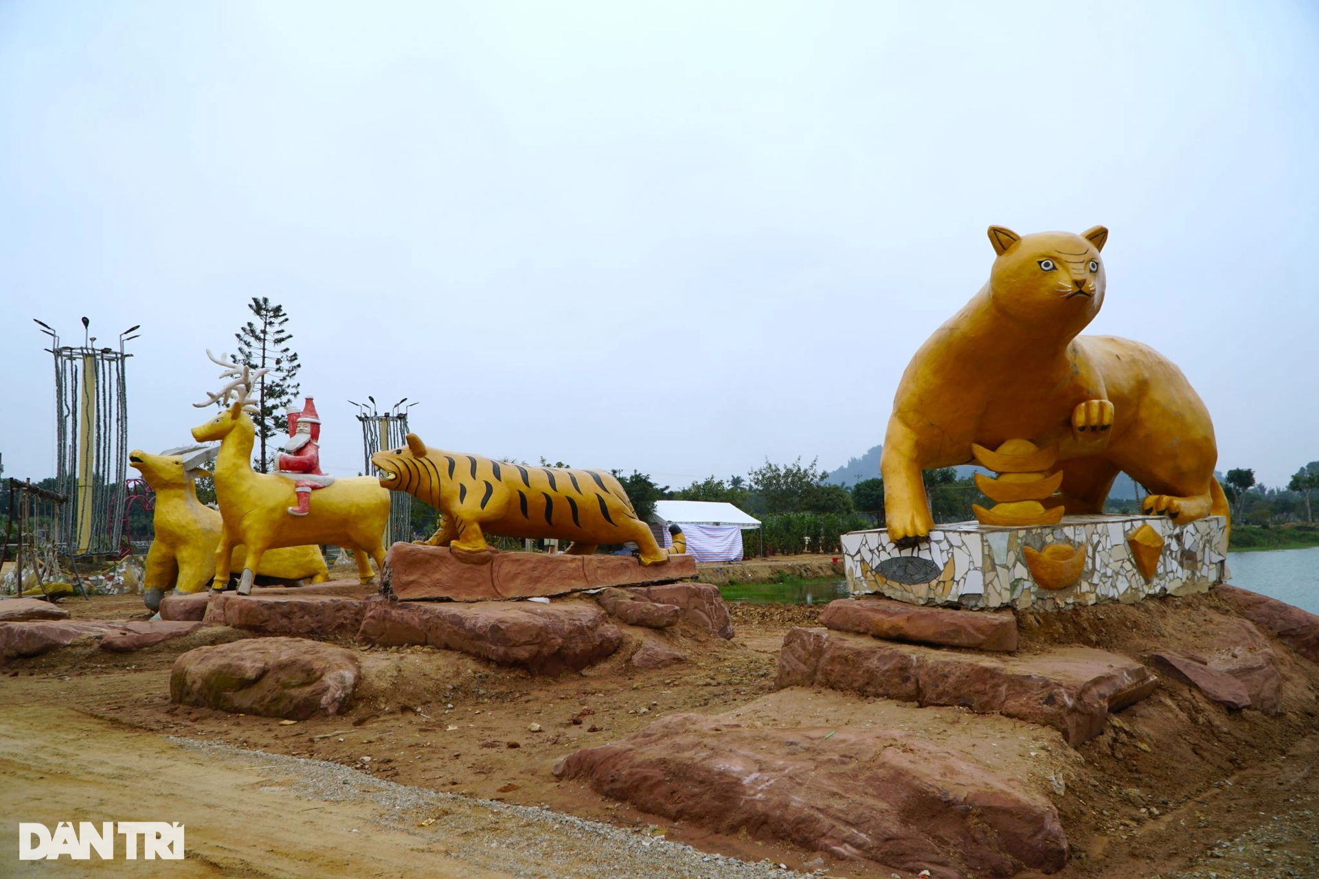 Cận cảnh 4 tượng rồng giống... 4 con giun ở Thanh Hóa - 9 Cận cảnh 4 tượng rồng giống... 4 con giun ở Thanh Hóa - 9
