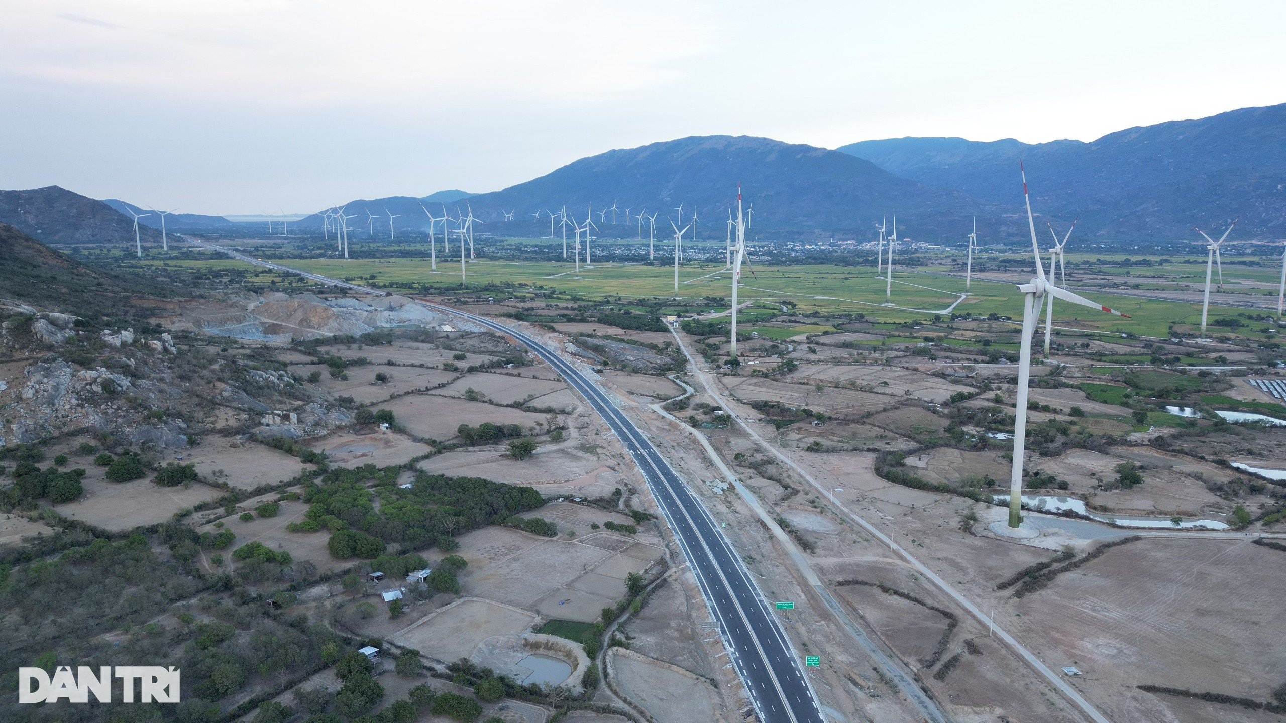 Cao tốc Cam Lâm - Vĩnh Hảo thông xe, TPHCM đi Nha Trang chỉ mất 5 giờ - 14