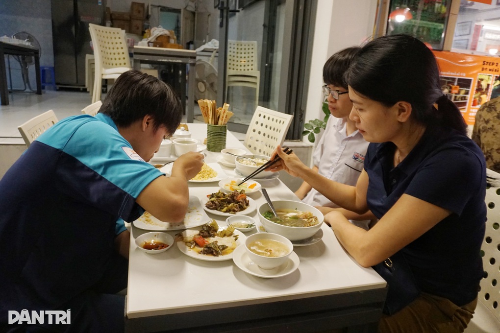 Quán phở Bắc gây sốt vì lời khen ngon nhất TPHCM: Thực hư thế nào? - 6 Quán phở Bắc gây sốt vì lời khen ngon nhất TPHCM: Thực hư thế nào? - 6