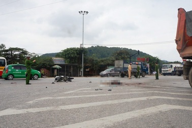 Đi chăm vợ ốm, người đàn ông tử nạn thương tâm