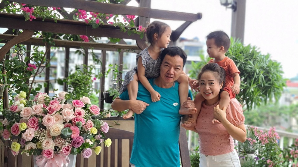 Vườn cổ tích hơn 20 loại hoa rực rỡ của nữ diễn viên tài năng ở Hà Nội - 1 Vườn cổ tích hơn 20 loại hoa rực rỡ của nữ diễn viên tài năng ở Hà Nội - 1