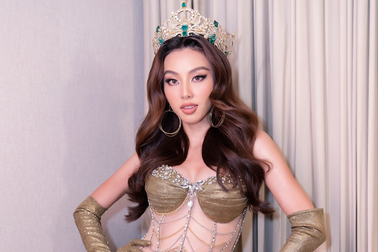 Thùy Tiên khoe đường cong hút hồn khi đọ dáng top 10 Miss Grand Thailand