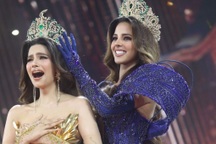 Đương kim Hoa hậu Hòa bình từ bỏ danh hiệu vì “những lời hứa viển vông”