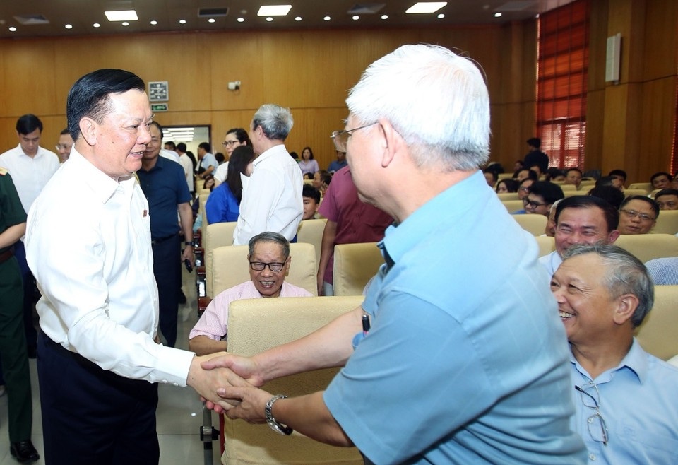 đinh tiến dũng.jpg đinh tiến dũng.jpg