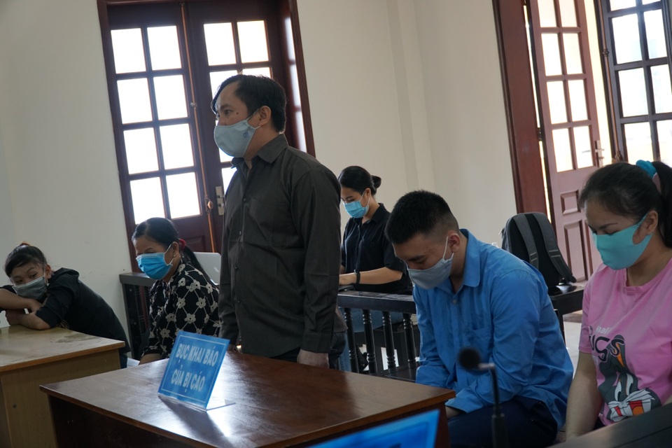 Nỗi đau của cô gái bị đánh đập, tra tấn đến sẩy thai - 2 Nỗi đau của cô gái bị đánh đập, tra tấn đến sẩy thai - 2