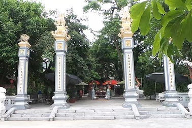 Đền “vua quan giải hạn” trong khuôn viên Trung tâm hội nghị quốc gia