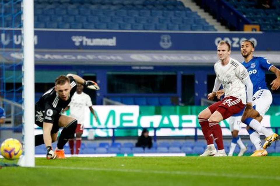 Everton 2-1 Arsenal: Holding đốt lưới nhà - 1 Everton 2-1 Arsenal: Holding đốt lưới nhà - 1