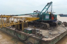 Sập cần cẩu, 2 công nhân tử vong