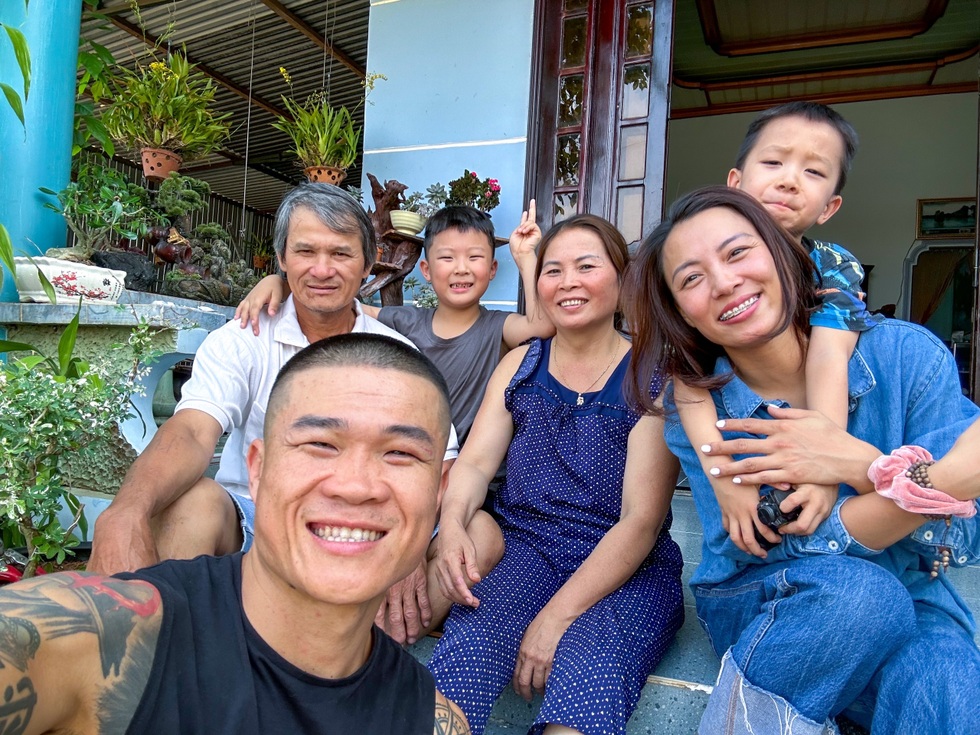 Võ sĩ Trương Đình Hoàng: Những năm tháng cơ cực giúp tôi mạnh mẽ - 5 Võ sĩ Trương Đình Hoàng: Những năm tháng cơ cực giúp tôi mạnh mẽ - 5