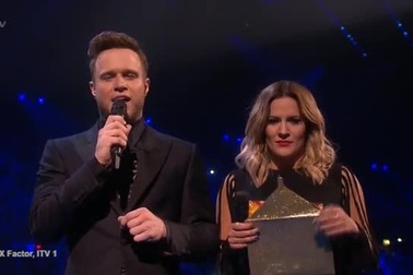 Cô gái 17 tuổi trở thành quán quân X Factor